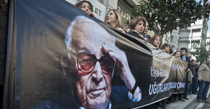 Yaşar Kemal binlerle sonsuzluğa uğurlandı